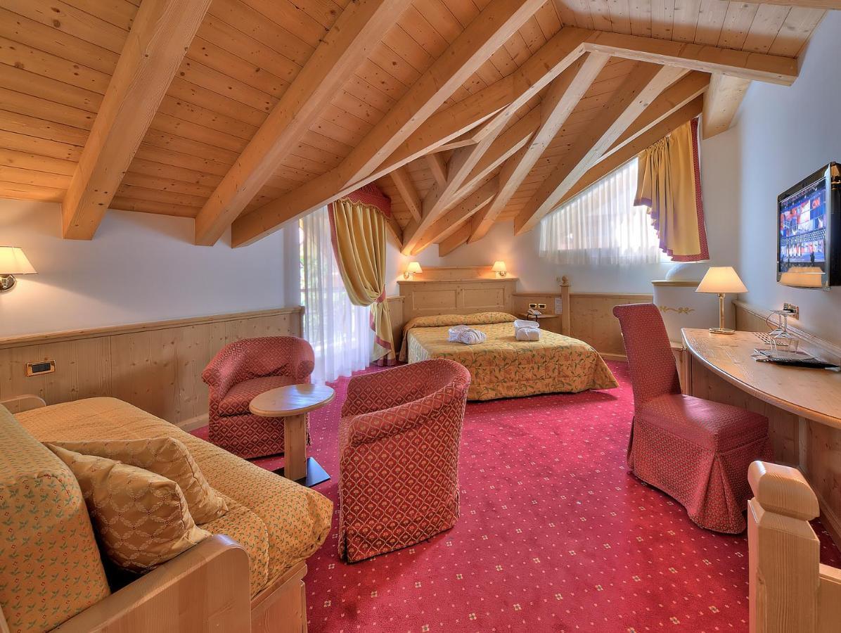 Sporthotel Rosatti Dimaro Bagian luar foto
